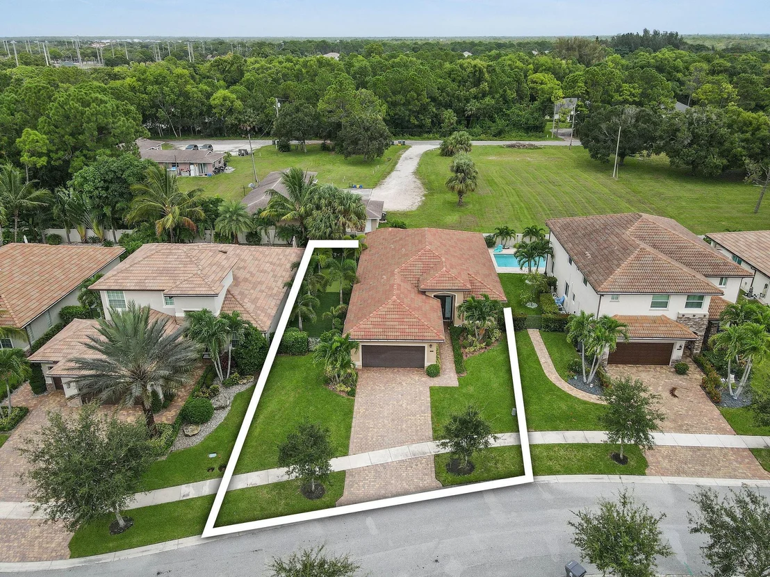 Photo of 7139 Limestone Cay Road