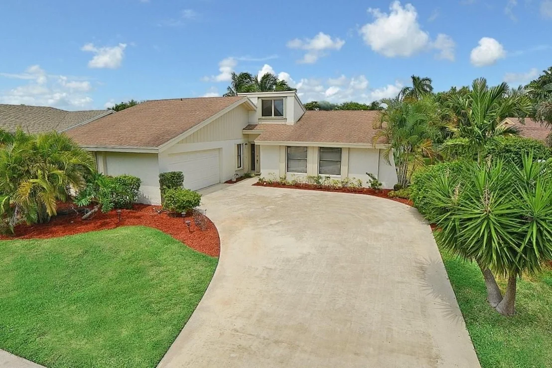 Photo of 17593 Weeping Willow Trail