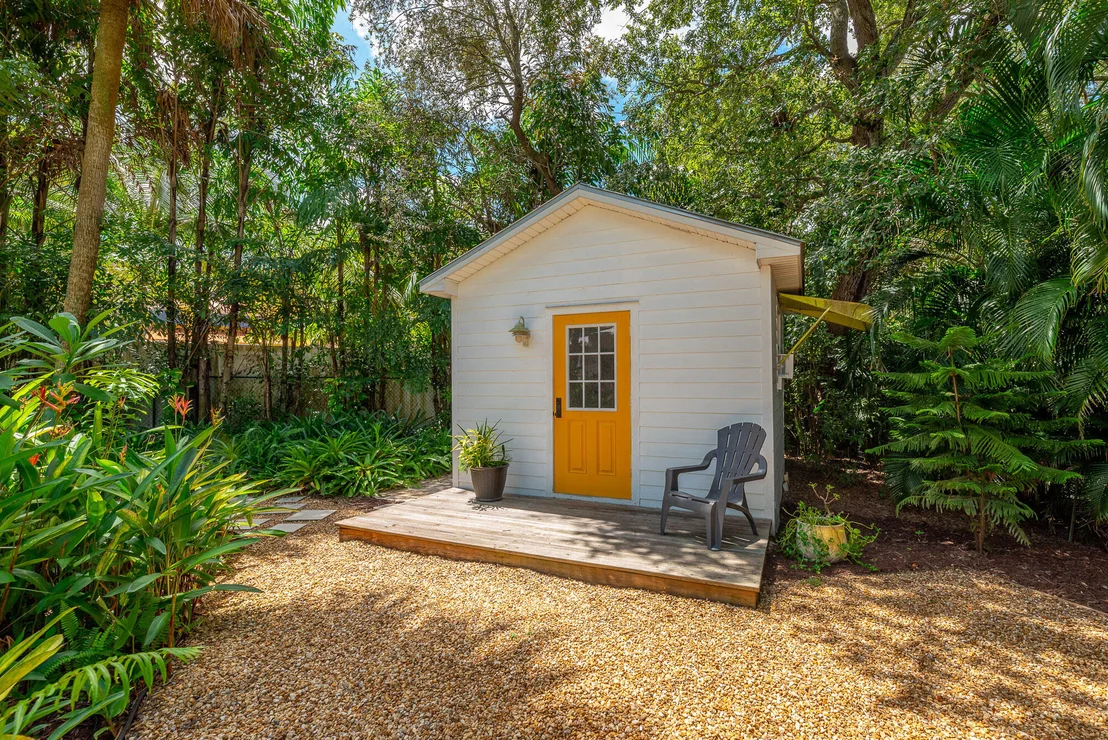 Photo of 547 SW Riverview Street