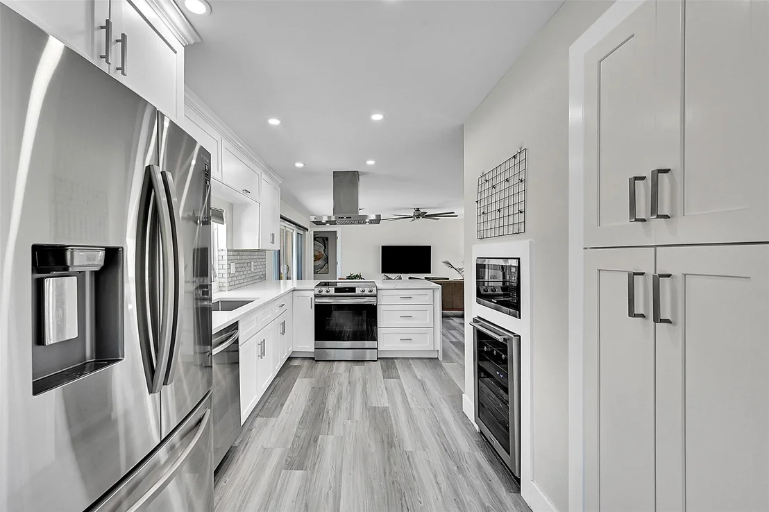 Photo of 931 SE 5th Avenue