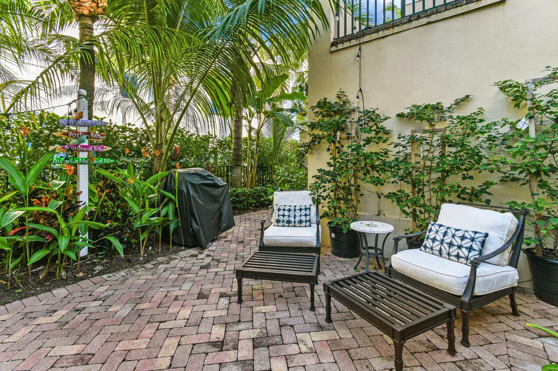 Photo of 256 W Bay Cedar Circle