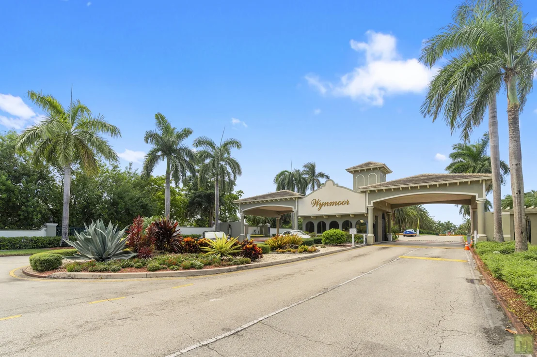 Photo of Unit M2 at 1901 Bermuda Circle