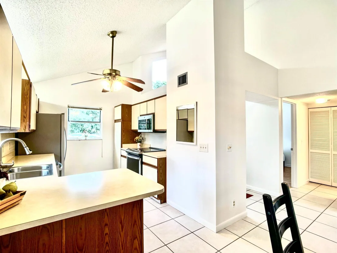 Photo of 102 Maplecrest Circle