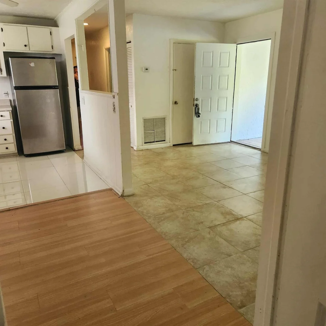 Photo of 855 SE Highland Avenue
