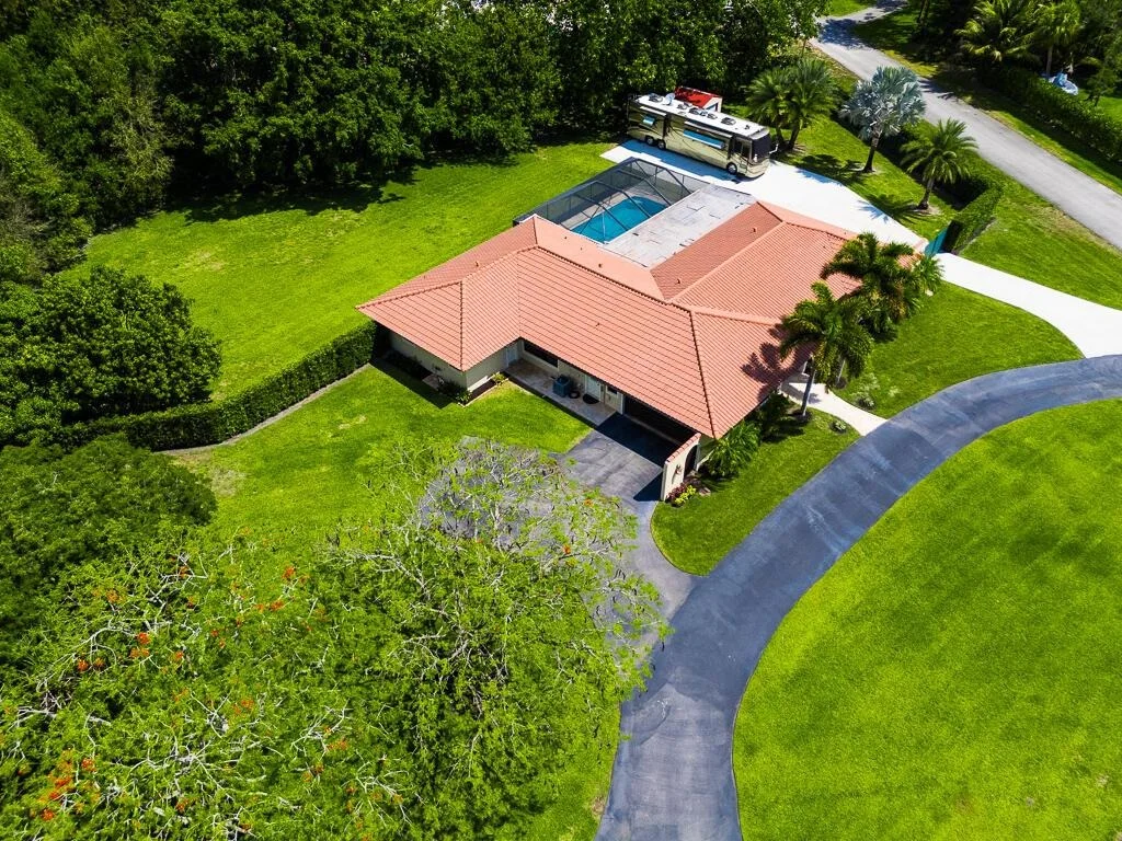 Photo of 12483 Pineacre Lane