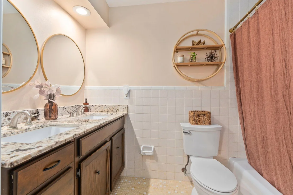 Photo of 2900 Grove Drive