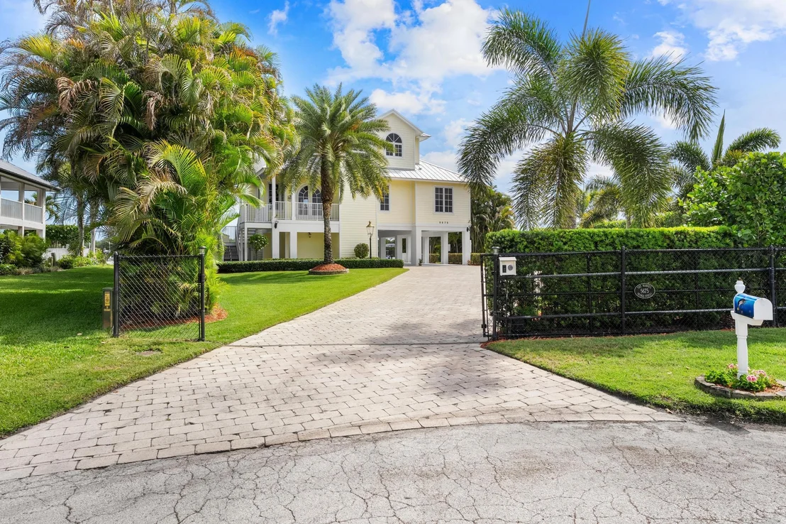 Photo of 5675 SE Orange Street
