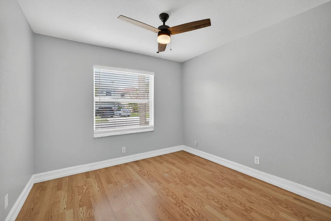 Photo of 6121 Spring Isles Boulevard