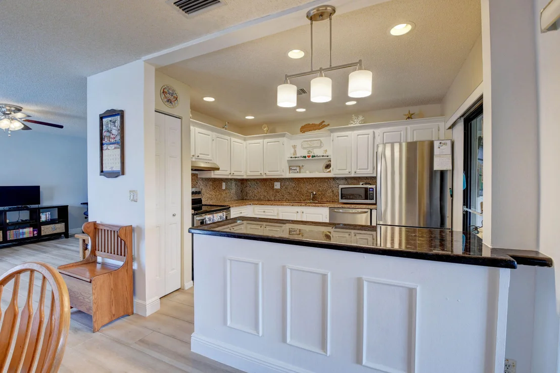 Photo of 5102 Mirror Lakes Boulevard