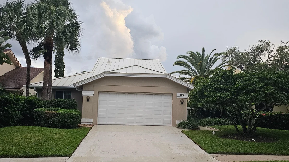 Photo of 352 River Edge Road