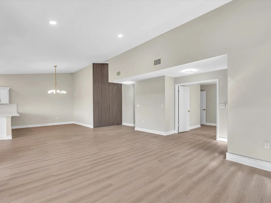 Photo of 2627 Emerald Way N