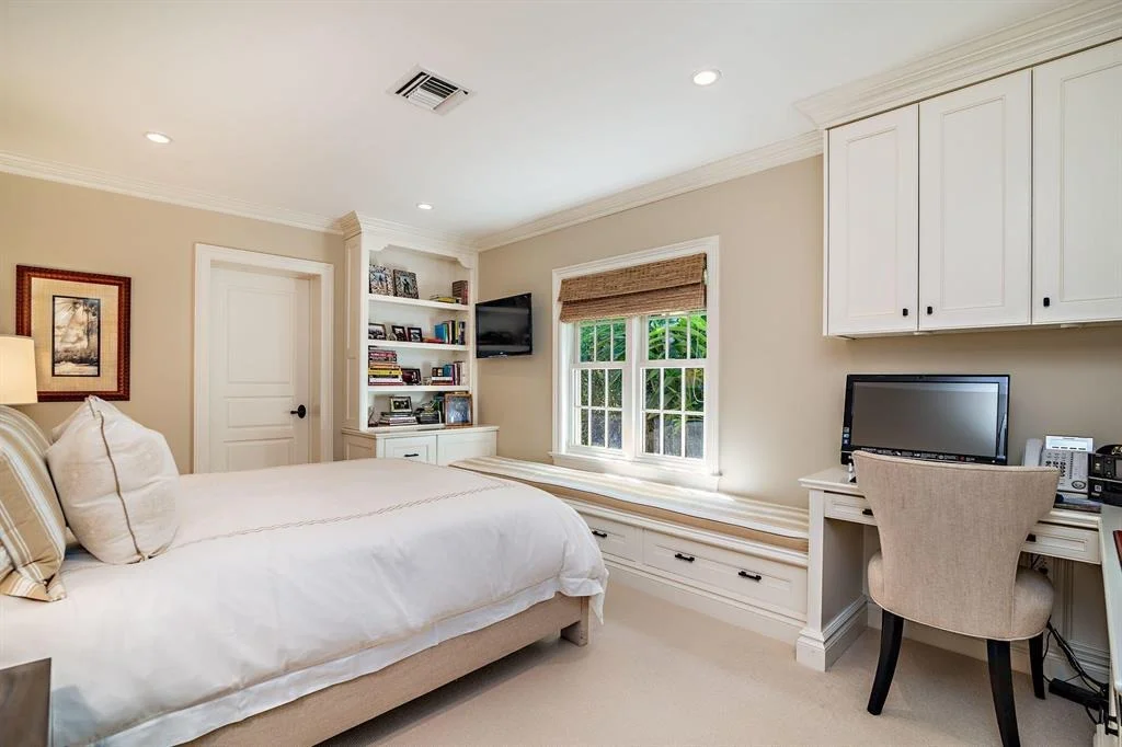 Photo of 272 Tradewind Drive