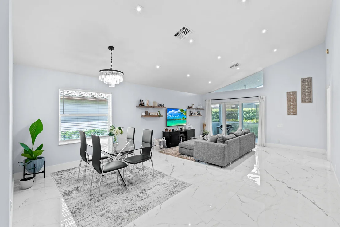 Photo of 6070 Bluegrass Drive