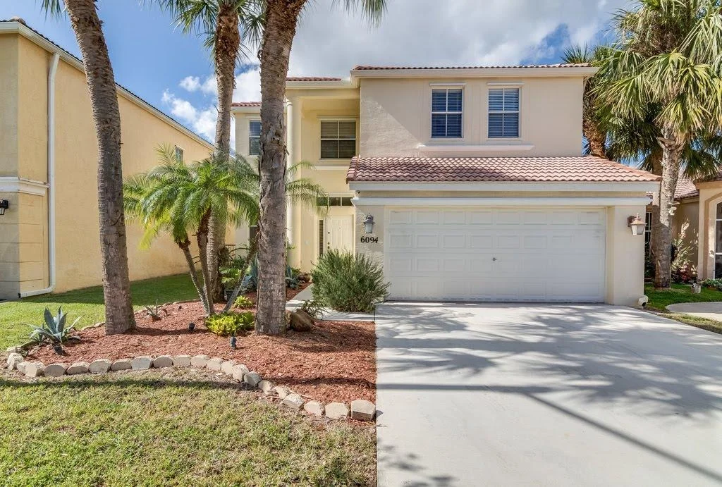 Photo of 6094 Oak Bluff Way