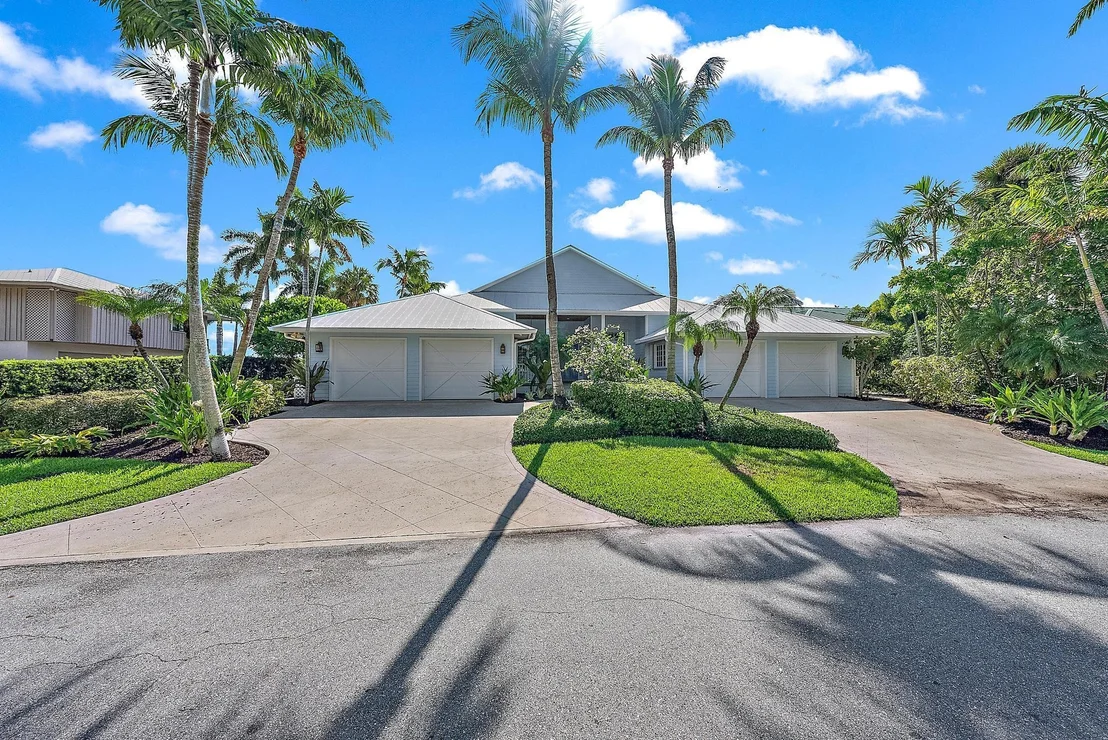 Photo of 4205 SE Centerboard Lane