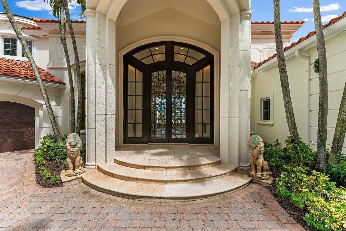 Photo of 42 Saint Thomas Drive