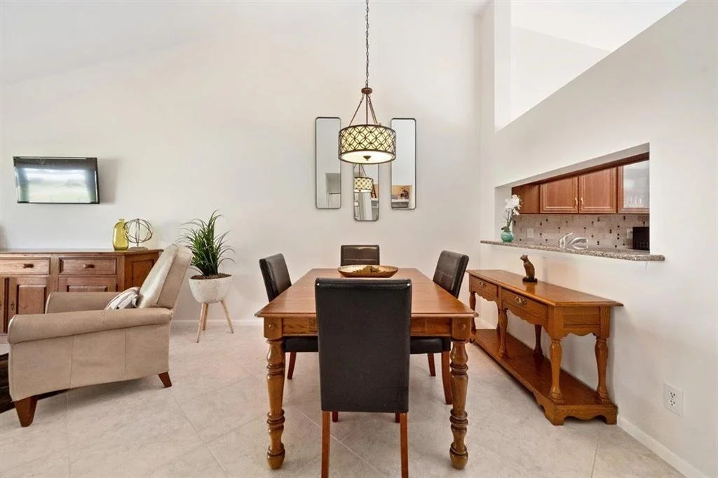Photo of Unit A at 502 Pinecrest Circle