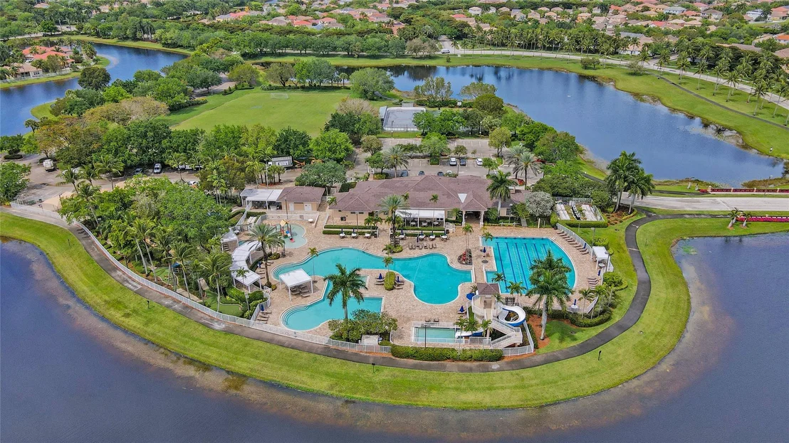 Photo of 920 Tradewinds Bend