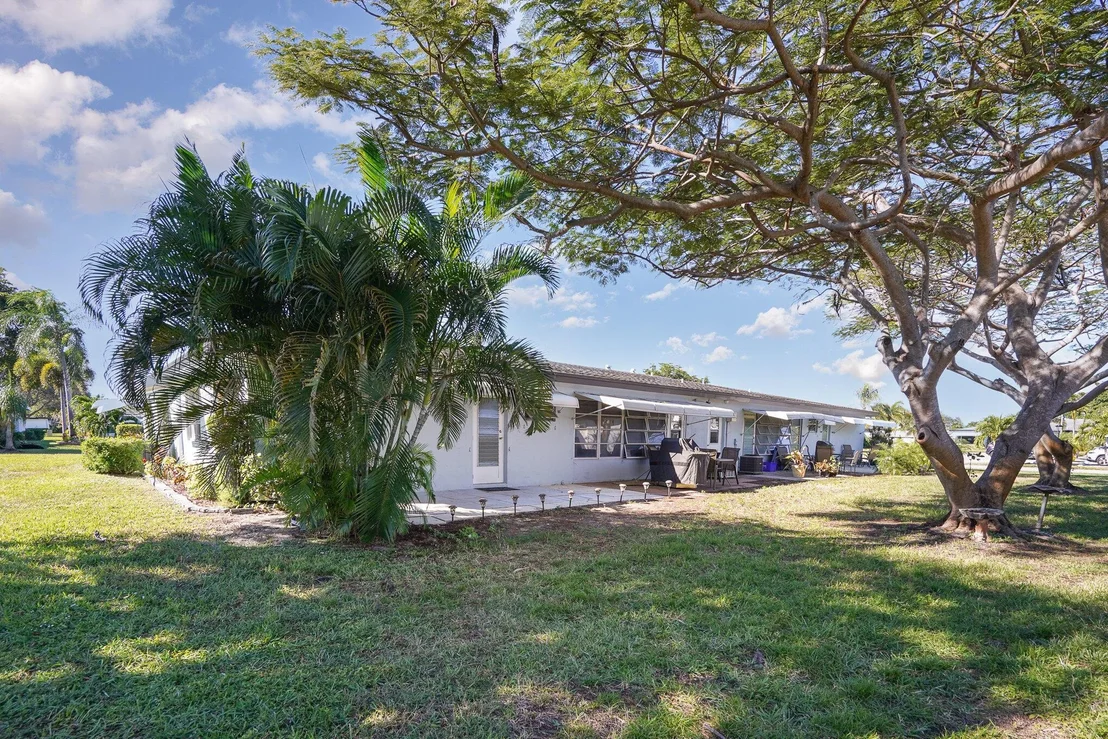 Photo of Unit D at 560 High Point Drive