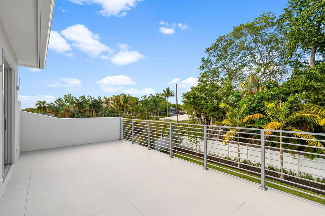 Photo of 417 Lake Drive