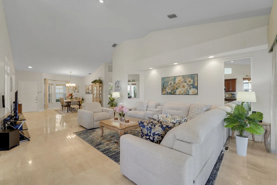 Photo of 7136 ASHFORD Lane