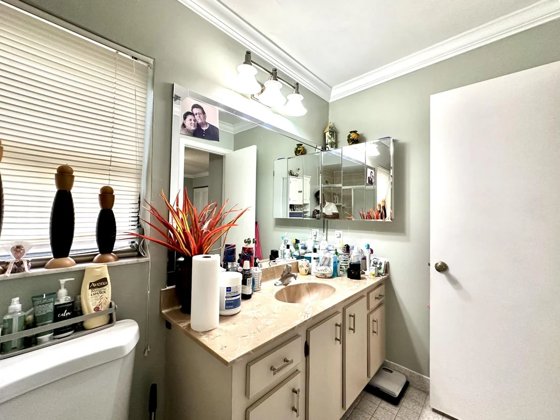 Photo of 5254 Mirror Lakes Boulevard