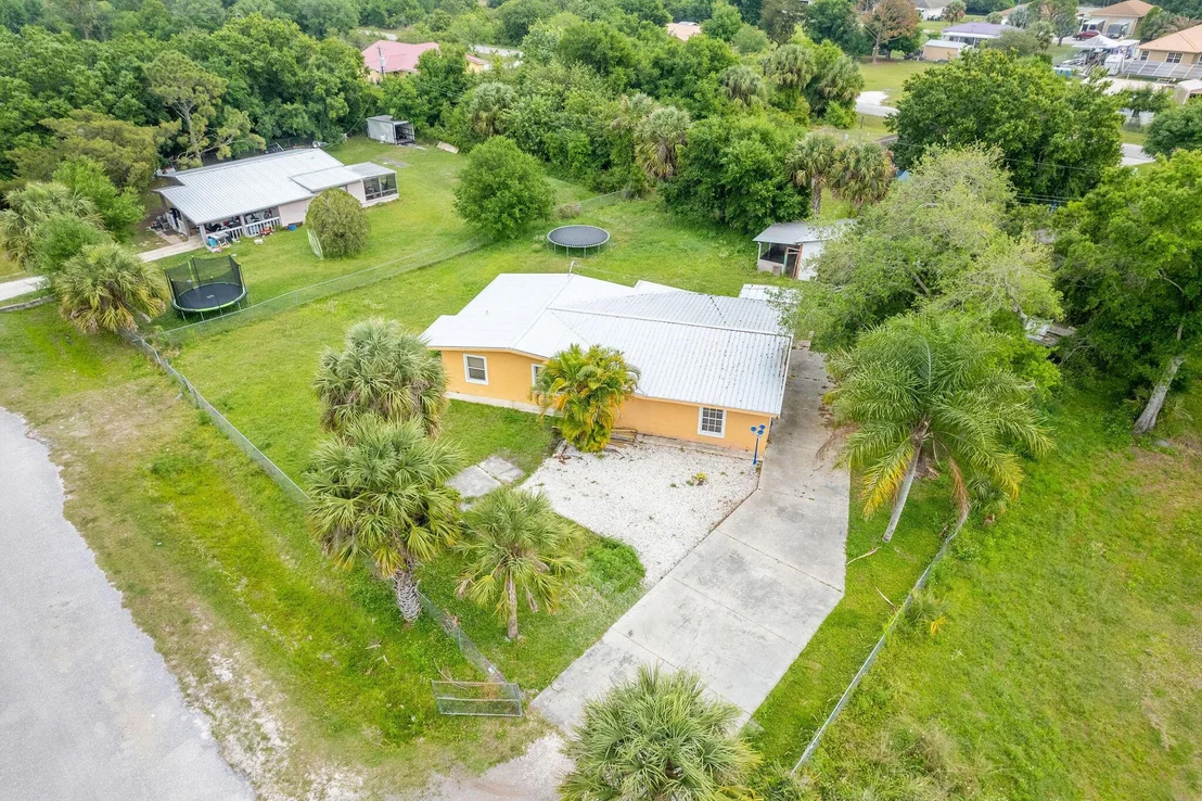 Photo of 3670 NW 27th Avenue