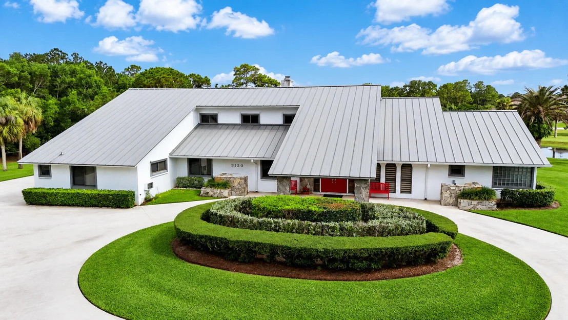 Photo of 3120 SE Downwinds Road