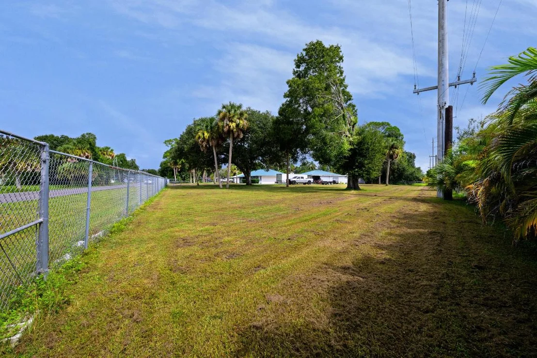 Photo of 588 NE 28th Avenue