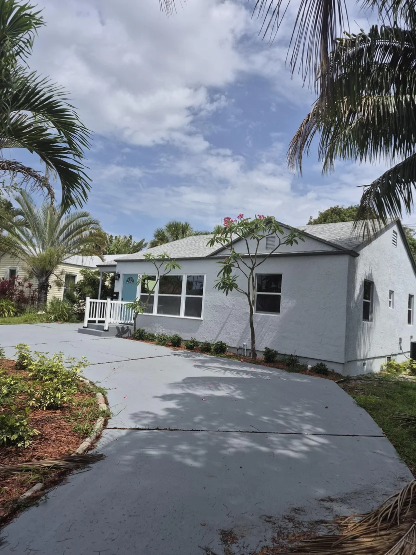 Photo of 707 Hampton Road