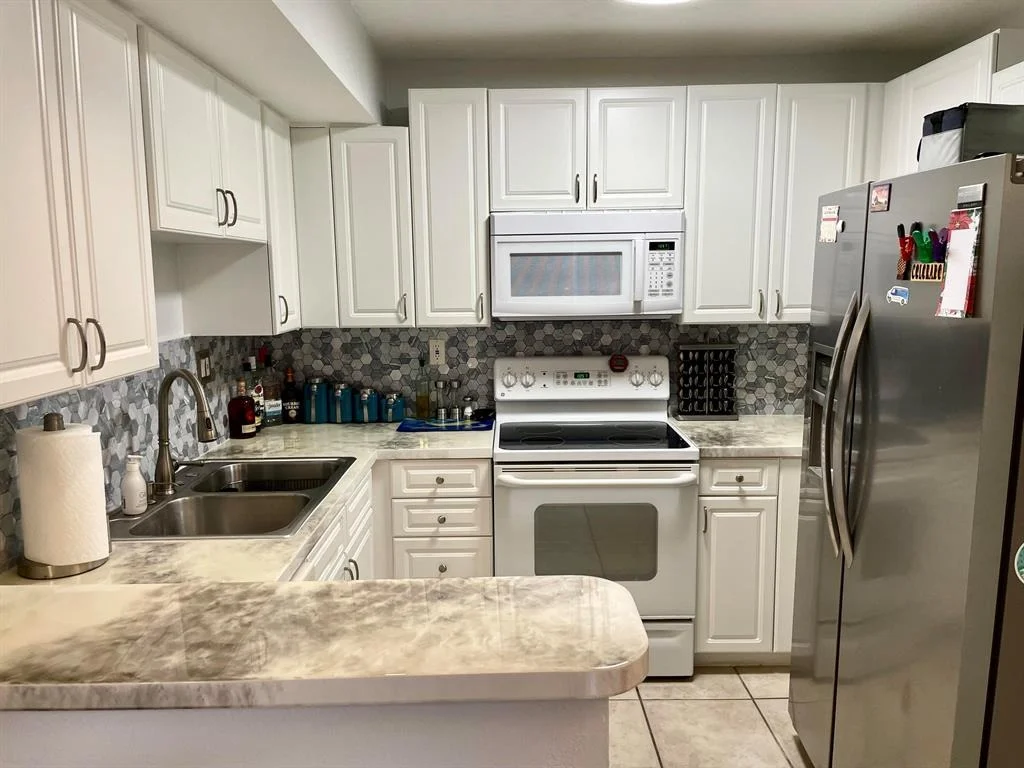 Photo of Unit B at 8171 Thames B Boulevard