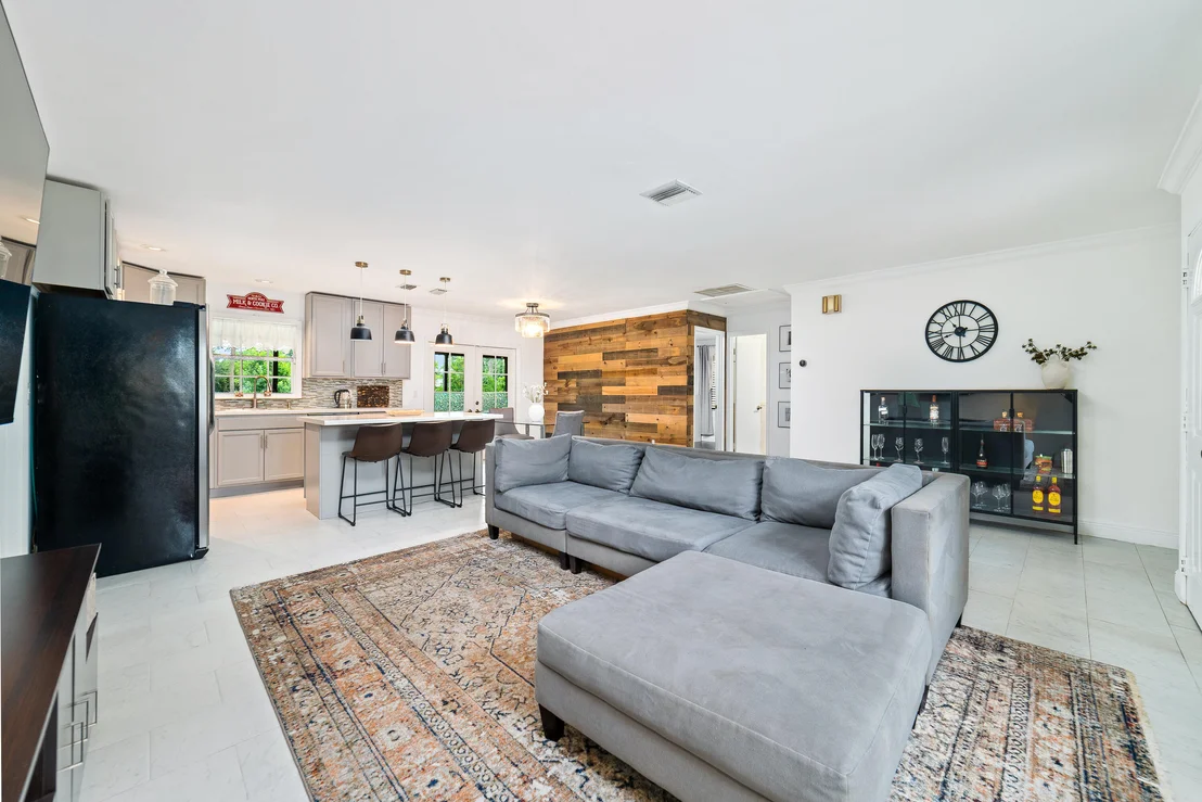 Photo of 110 W Mango Road