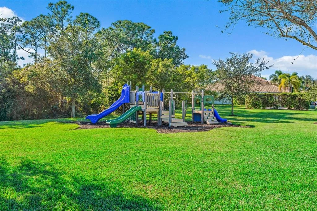 Photo of 5958 SE Split Oak Trail