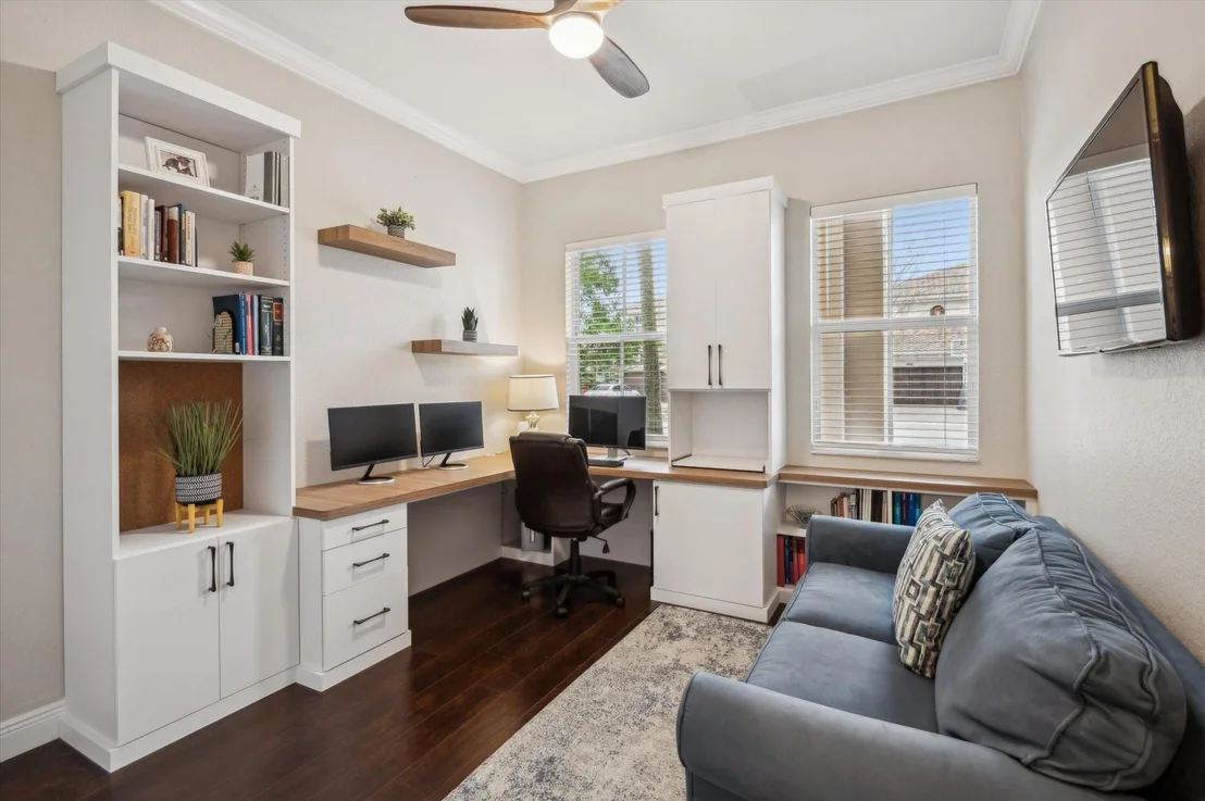 Photo of 8540 Lakeside Drive