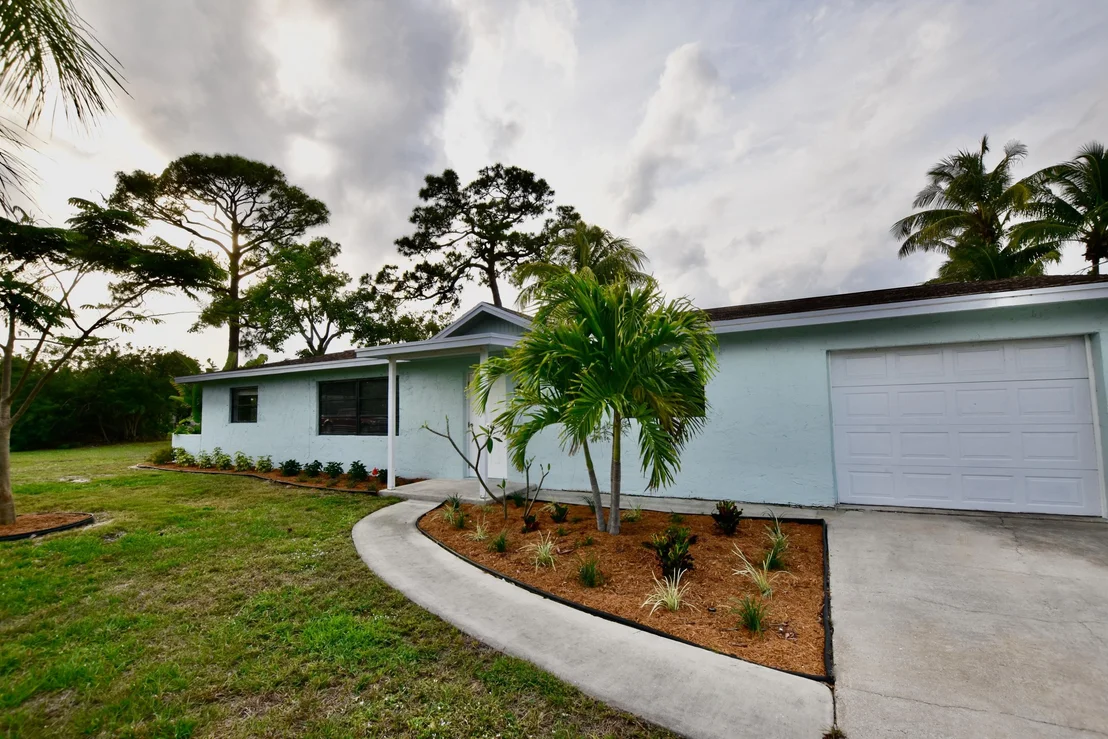 Photo of 4879 SE Horseshoe Point Road