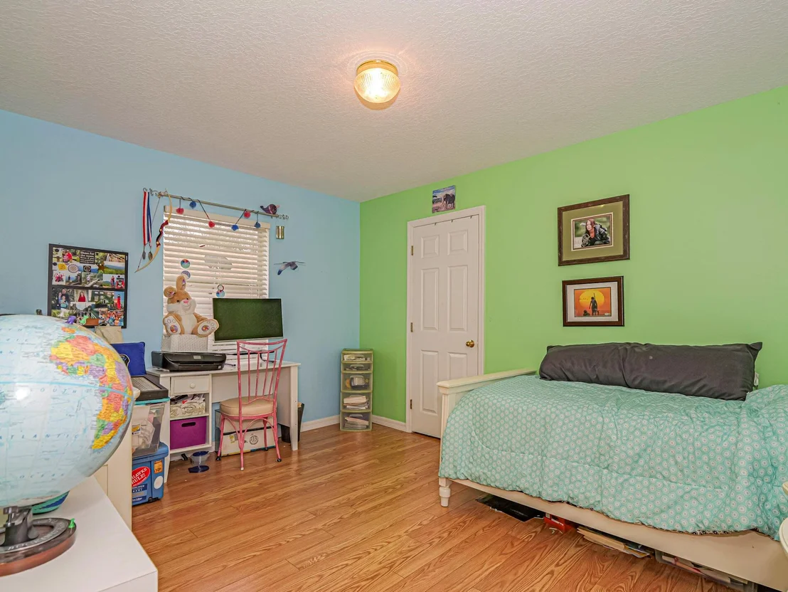 Photo of 752 46th Square