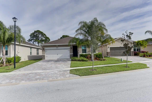 Photo of 5761 SE Pinehurst Trail