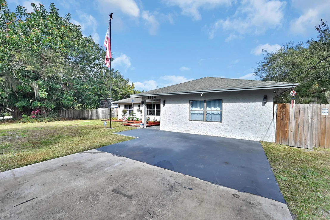 Photo of 2404 Dade Road
