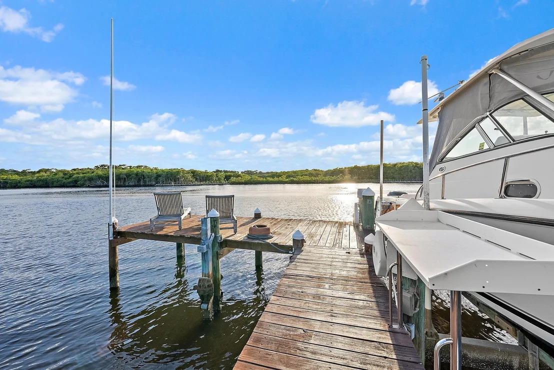 Photo of 8575 SE Water Oak Place