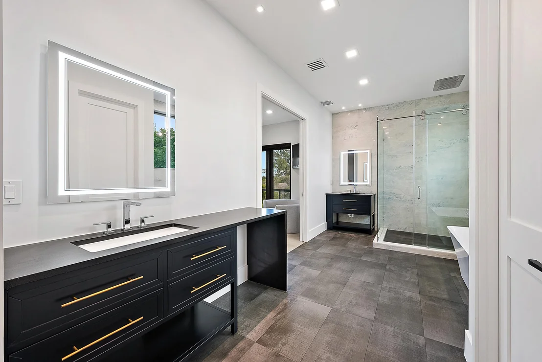 Photo of 706 Lakeside Circle