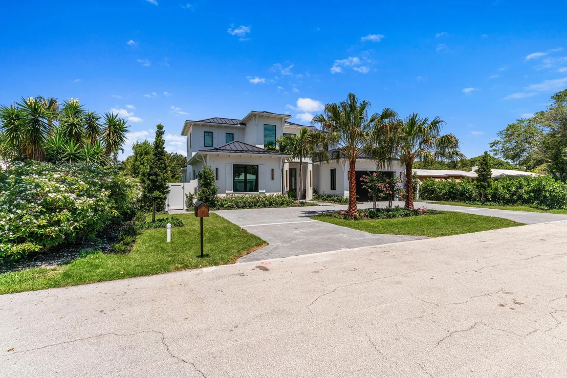 Photo of 720 NW 3rd Avenue