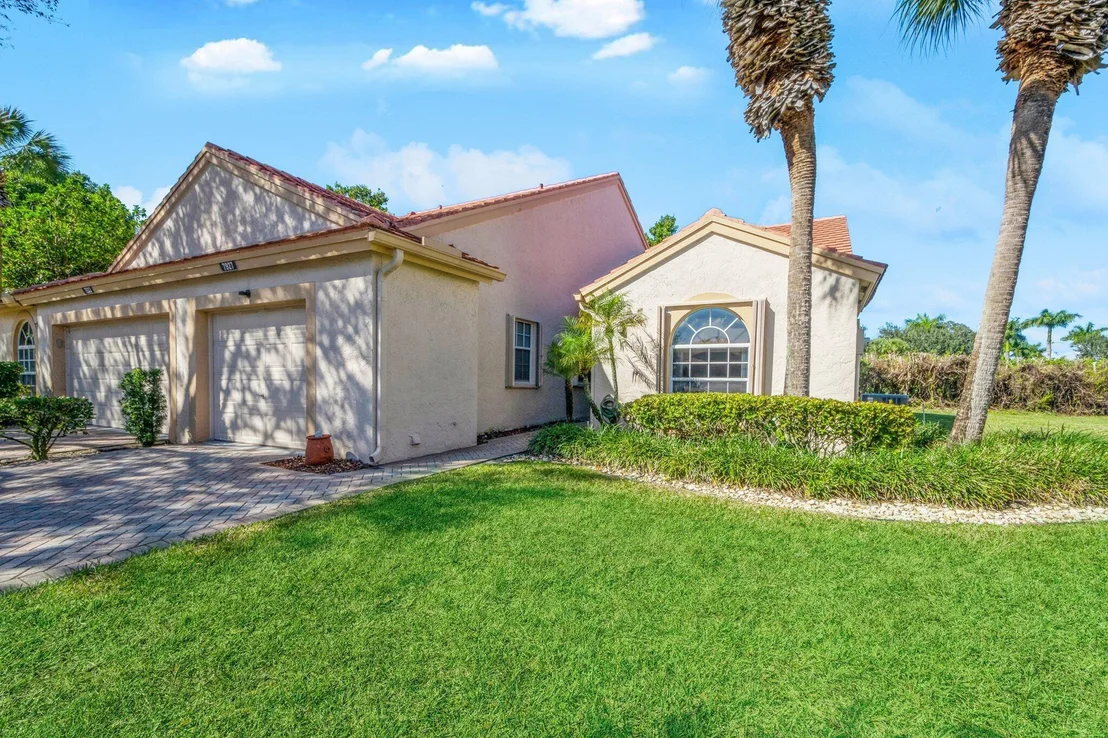 Photo of 7927 Coral Pointe Drive