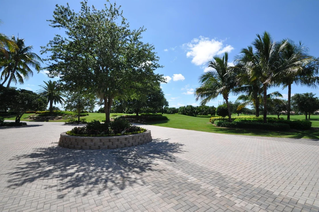 Photo of 4162 NW Briarcliff Circle