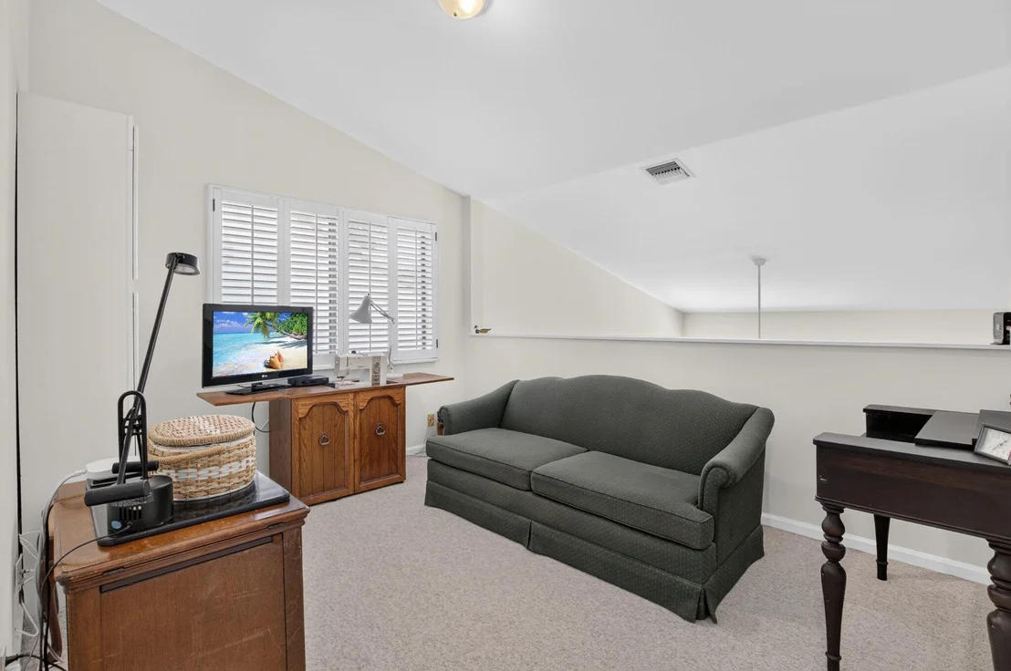 Photo of 21692 Cromwell Circle