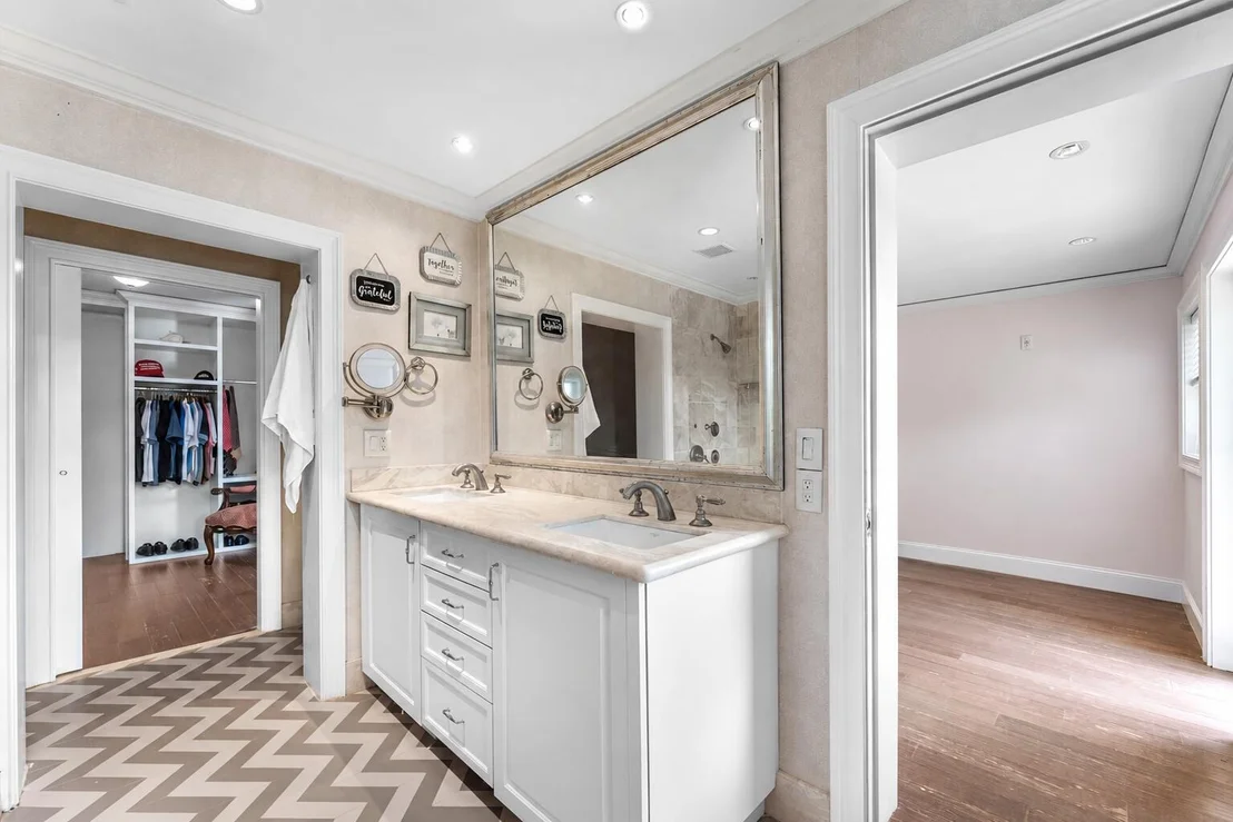 Photo of 638 Shore Drive