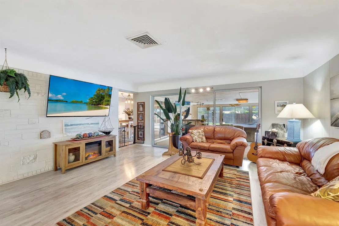 Photo of 7130 Thompson Road