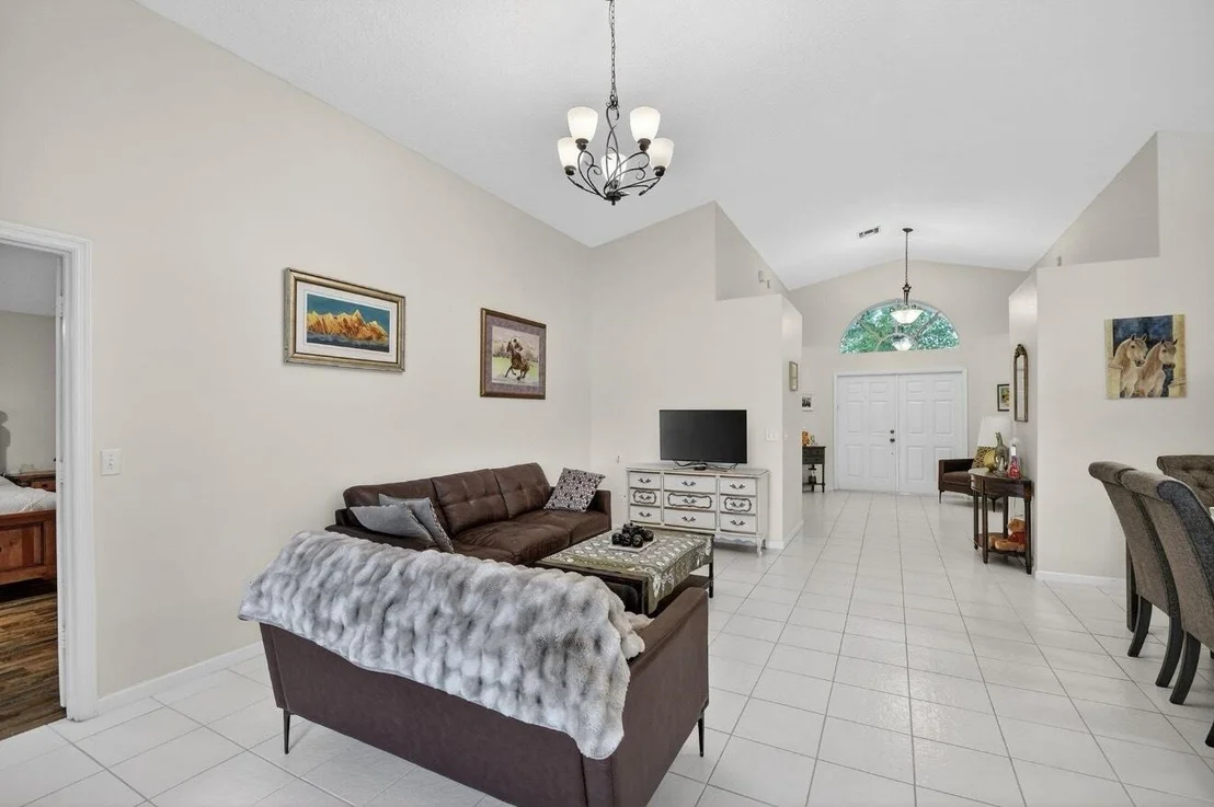 Photo of 2453 Stonegate Drive