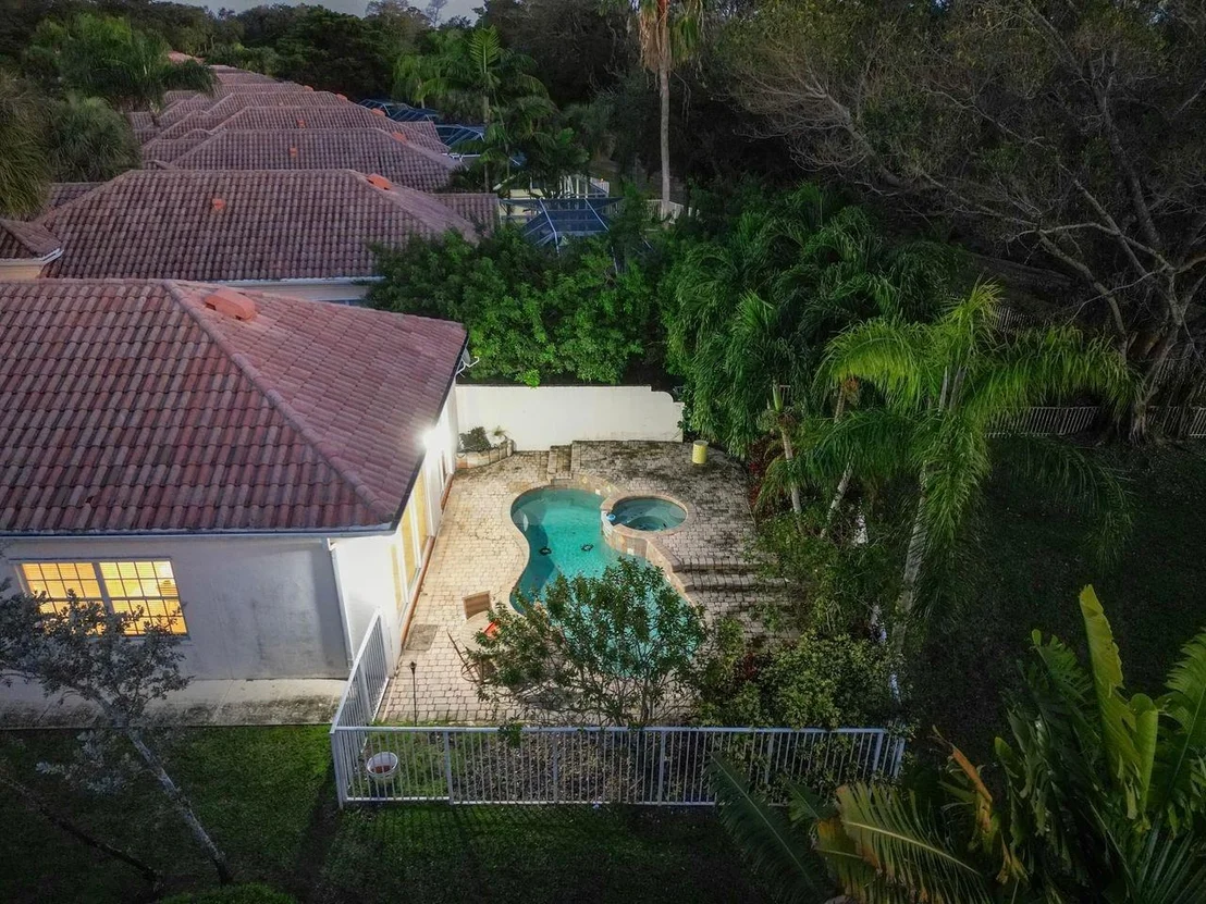 Photo of 4689 Hammock Circle
