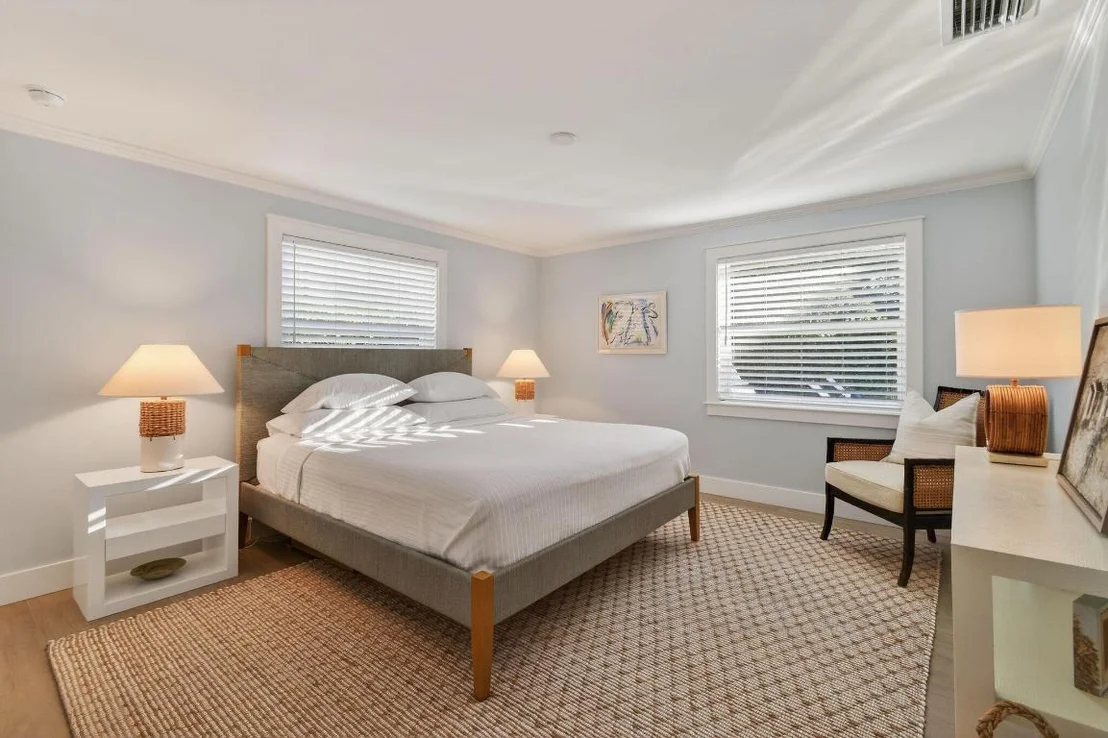 Photo of 700 Lakeside Circle