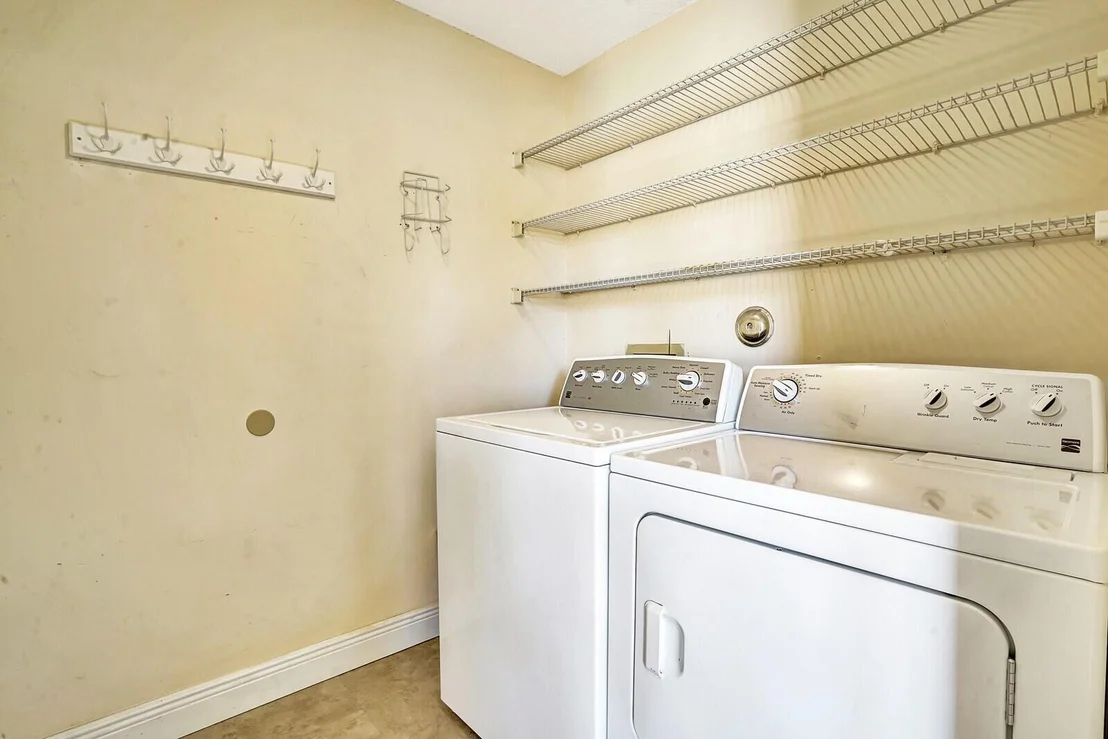 Photo of 5041 Rosen Boulevard